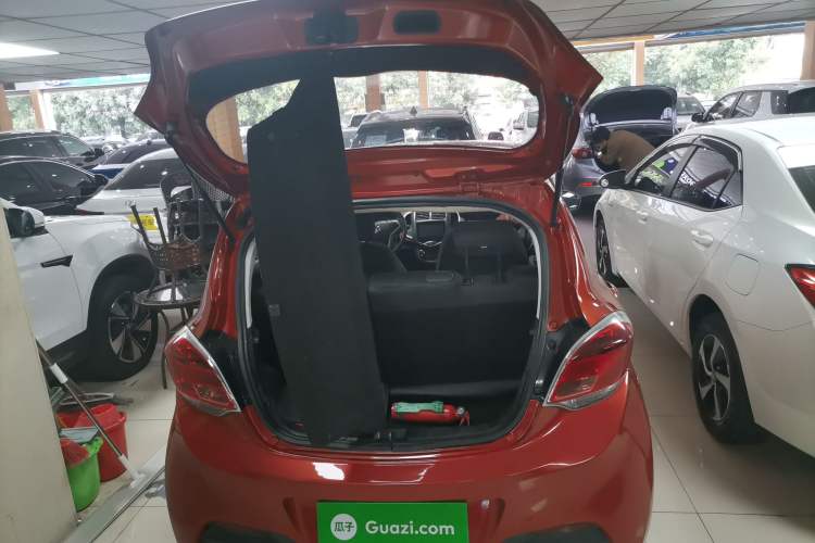 Used CHANGAN Benni 2015 1.4L IMT Prestige Model China V Standard Trunk