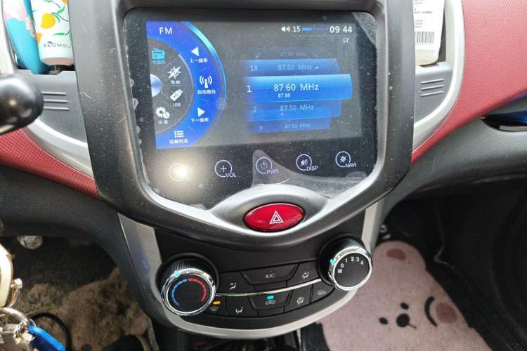 Used CHANGAN Benni 2015 1.4L Manual Luxury Model China V Standard Audio And AC Panel