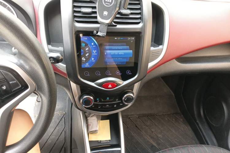 Used CHANGAN Benni 2015 1.4L IMT Prestige Model China V Standard Audio And AC Panel