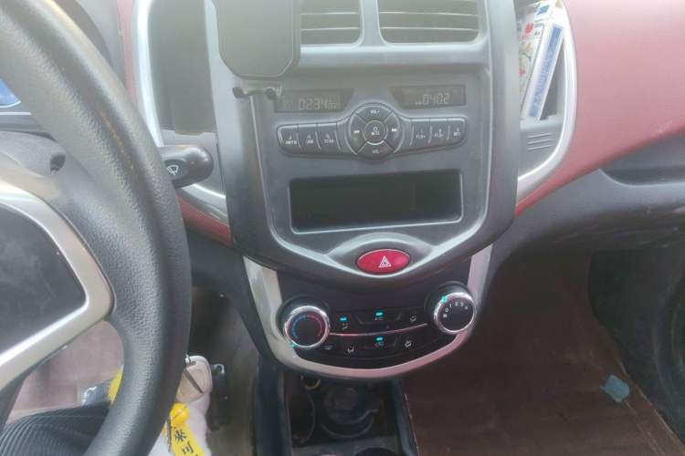 Used CHANGAN Benni 2015 1.4L Manual Luxury Model China V Standard Audio And AC Panel