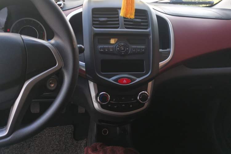 Used CHANGAN Benni 2015 1.4L Manual Luxury Model China V Standard Audio And AC Panel