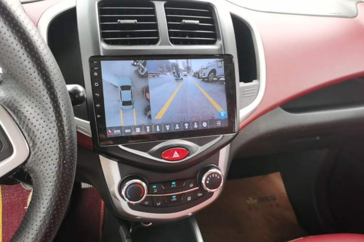 Used CHANGAN Benni 2015 1.4L IMT Prestige Model China V Standard Audio And AC Panel