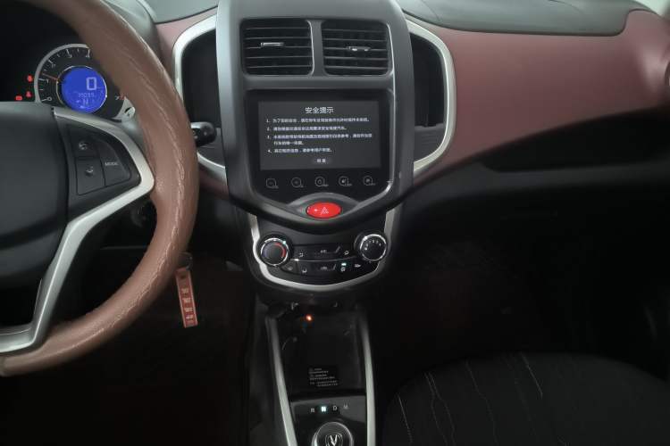 Used CHANGAN Benni 2015 1.4L IMT Prestige Model China V Standard Audio And AC Panel