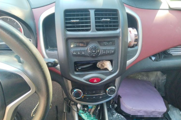 Used CHANGAN Benni 2015 1.4L IMT Luxury Model China V Standard Audio And AC Panel