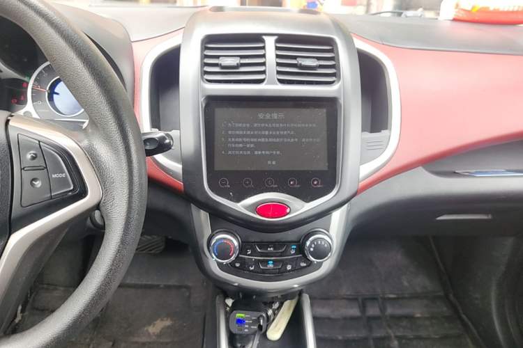 Used CHANGAN Benni 2015 1.4L IMT Prestige Model China V Standard Audio And AC Panel