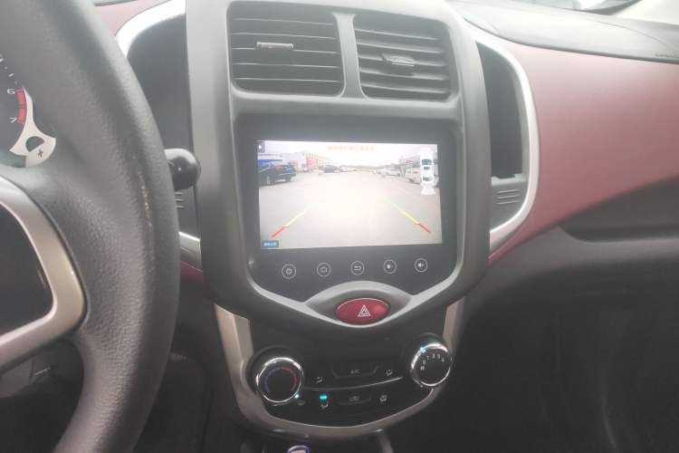 Used CHANGAN Benni 2015 1.4L IMT Luxury Model China V Standard Audio And AC Panel