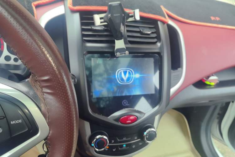 Used CHANGAN Benni 2015 1.4L IMT Sunroof Version China V Standard Audio And AC Panel