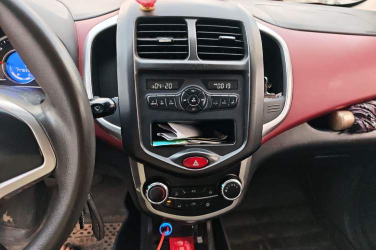 Used CHANGAN Benni 2015 1.4L Manual Luxury Model China IV Standard Audio And AC Panel
