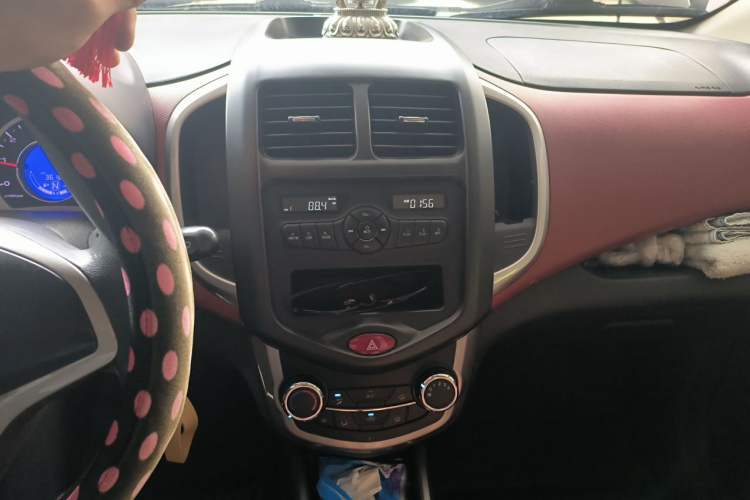 Used CHANGAN Benni 2015 1.4L IMT Luxury Model China V Standard Audio And AC Panel