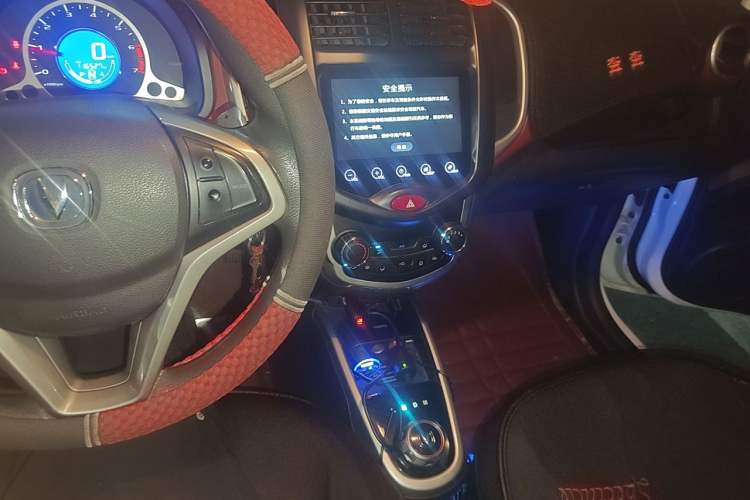 Used CHANGAN Benni 2015 1.4L IMT Sunroof Version China V Standard Audio And AC Panel