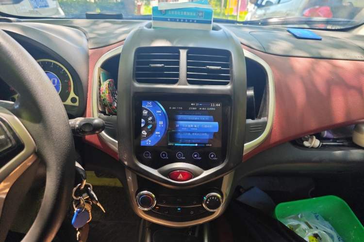 Used CHANGAN Benni 2015 1.4L IMT Prestige Model China V Standard Audio And AC Panel