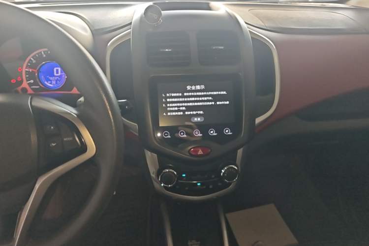 Used CHANGAN Benni 2015 1.4L IMT Prestige Model China V Standard Audio And AC Panel