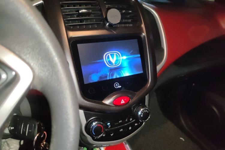 Used CHANGAN Benni 2015 1.4L IMT Prestige Model China V Standard Audio And AC Panel
