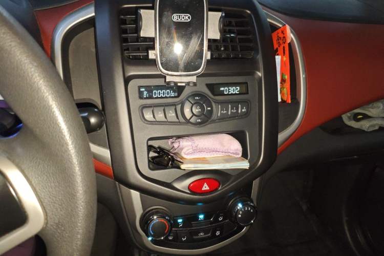 Used CHANGAN Benni 2015 1.4L Manual Luxury Model China V Standard Audio And AC Panel