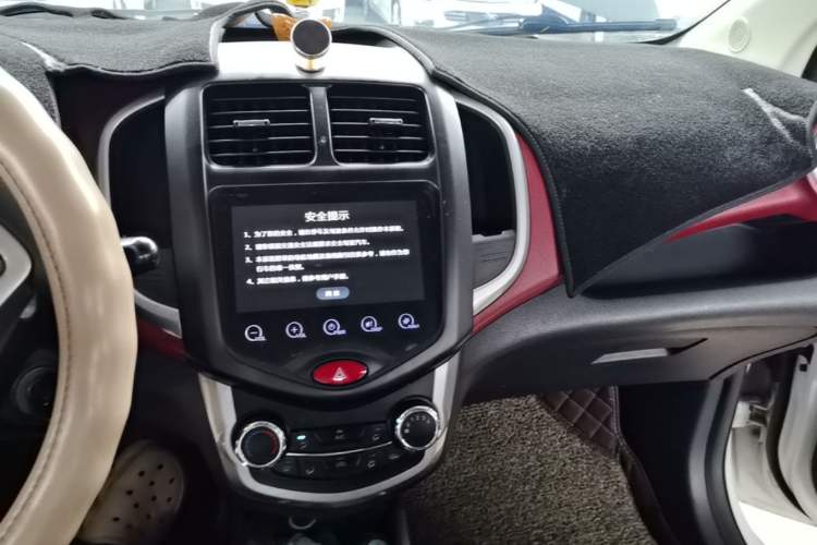 Used CHANGAN Benni 2015 1.4L IMT Luxury Model China IV Audio And AC Panel