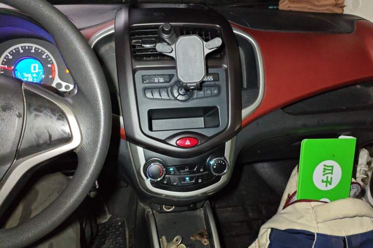Used CHANGAN Benni 2015 1.4L IMT Luxury Model China V Standard Audio And AC Panel