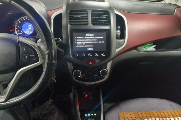 Used CHANGAN Benni 2015 1.4L IMT Prestige Model China V Standard Audio And AC Panel