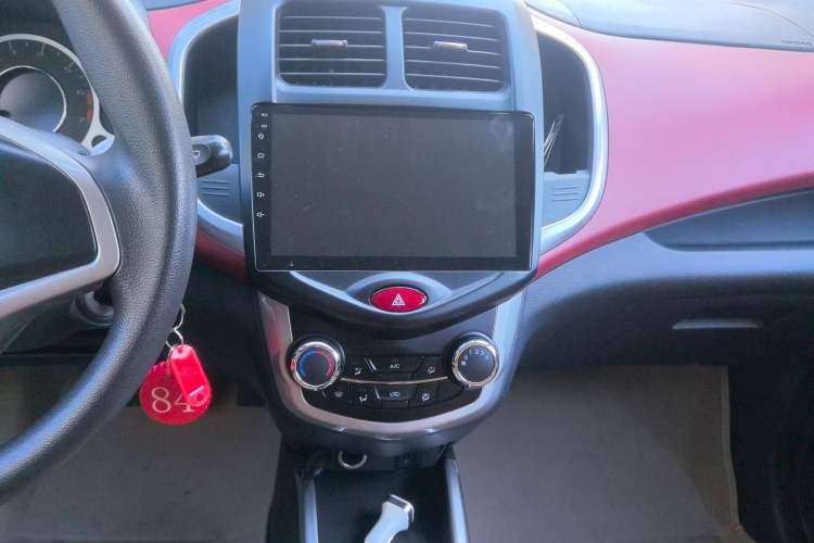 Used CHANGAN Benni 2015 1.4L IMT Luxury Model China V Standard Audio And AC Panel