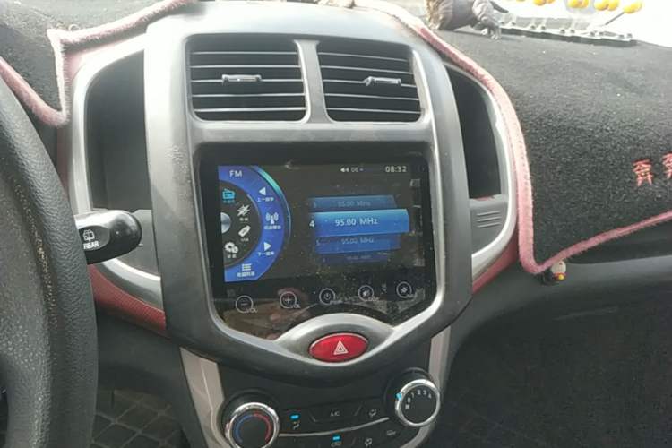 Used CHANGAN Benni 2015 1.4L Manual Luxury Model China V Standard Audio And AC Panel