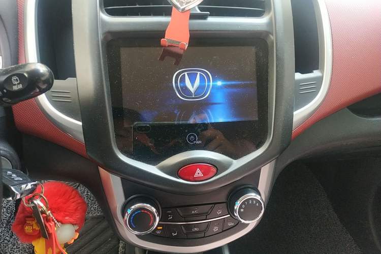 Used CHANGAN Benni 2015 1.4L IMT Luxury Model China V Standard Audio And AC Panel