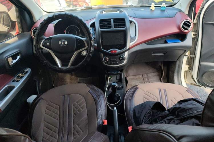 Used CHANGAN Benni 2015 1.4L Manual Luxury Model China V Standard Center Console