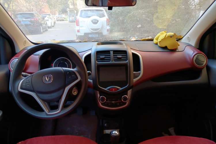 Used CHANGAN Benni 2015 1.4L Manual Sunroof Version China V Standard Center Console