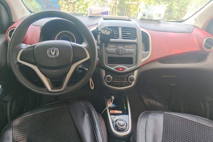 Used CHANGAN Benni 2015 1.4L IMT Luxury Model China V Standard Center Console