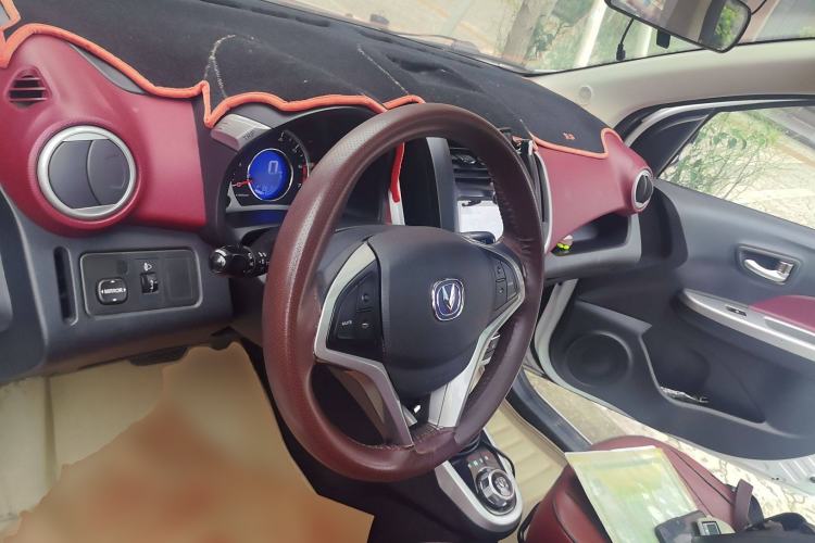 Used CHANGAN Benni 2015 1.4L IMT Sunroof Version China V Standard Center Console