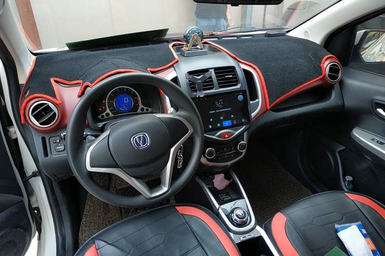 Used CHANGAN Benni 2015 1.4L IMT Luxury Model China V Standard Center Console