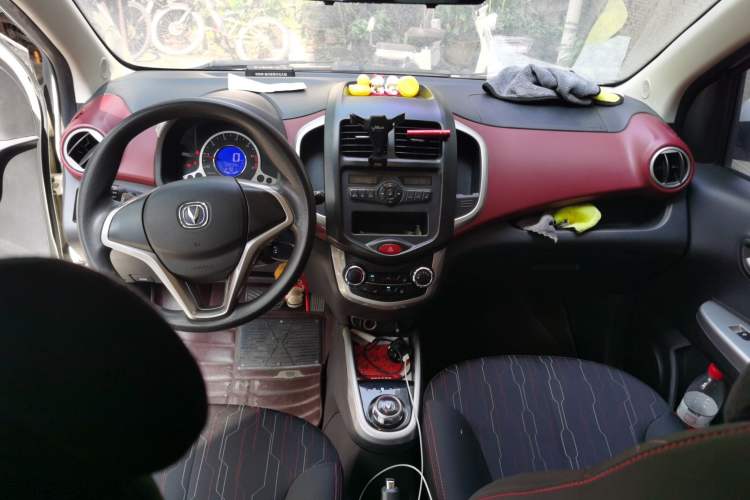 Used CHANGAN Benni 2015 1.4L IMT Luxury Model China V Standard Center Console