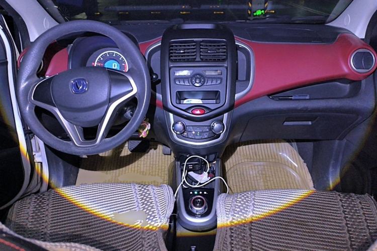 Used CHANGAN Benni 2015 1.4L IMT Luxury Version China IV Standard Center Console