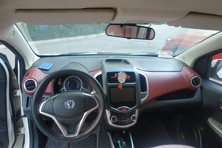 Used CHANGAN Benni 2015 1.4L IMT Luxury Model China V Standard Center Console