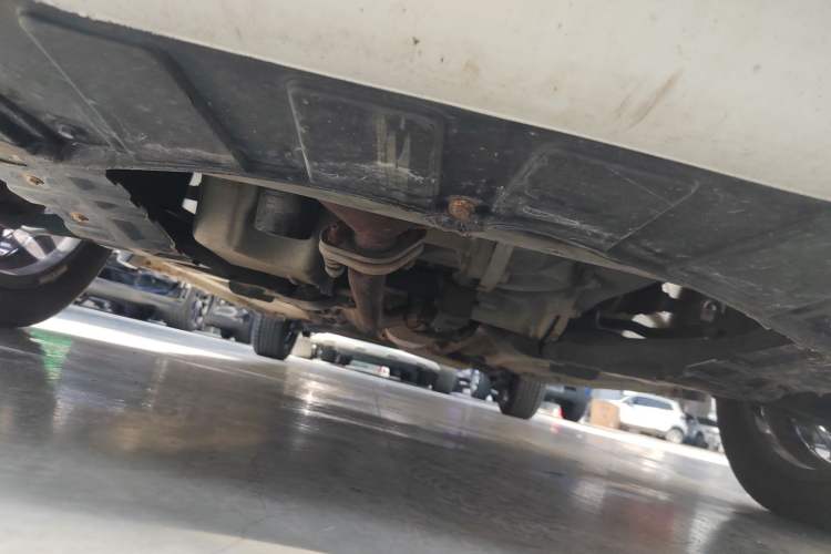 Used CHANGAN Benni 2015 1.4L IMT Luxury Model China V Standard Chassis Front