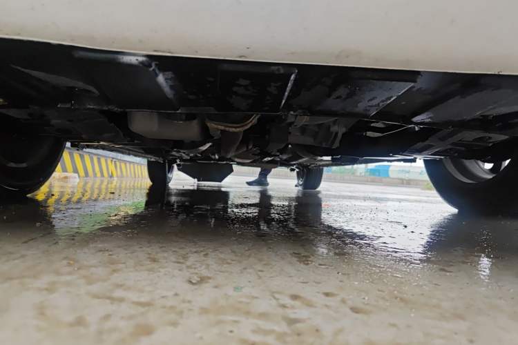 Used CHANGAN Benni 2015 1.4L IMT Luxury Version China IV Standard Chassis Front