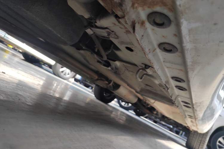 Used CHANGAN Benni 2015 1.4L IMT Luxury Model China V Standard Chassis Rear Right