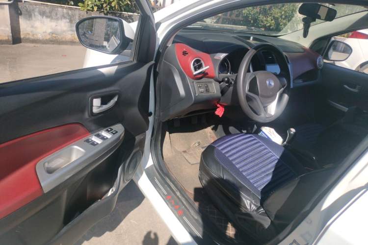 Used CHANGAN Benni 2015 1.4L Manual Luxury Model China V Standard Driver Seat