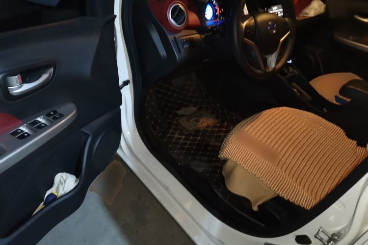 Used CHANGAN Benni 2015 1.4L IMT Prestige Model China V Standard Driver Seat
