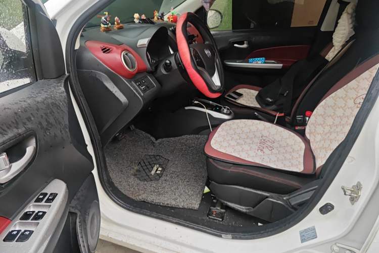 Used CHANGAN Benni 2015 1.4L IMT Luxury Version China IV Standard Driver Seat