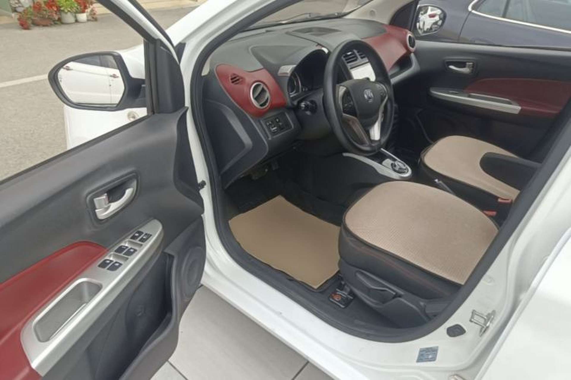 Used CHANGAN Benni 2015 1.4L IMT Luxury Model China IV Driver Seat