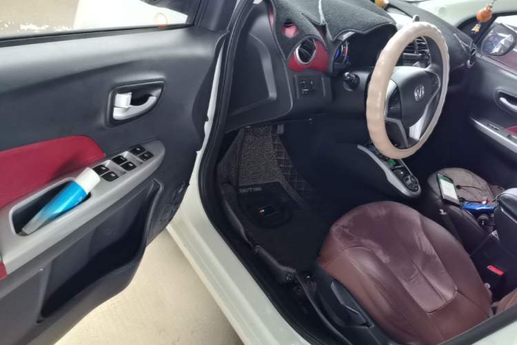 Used CHANGAN Benni 2015 1.4L IMT Luxury Model China IV Driver Seat