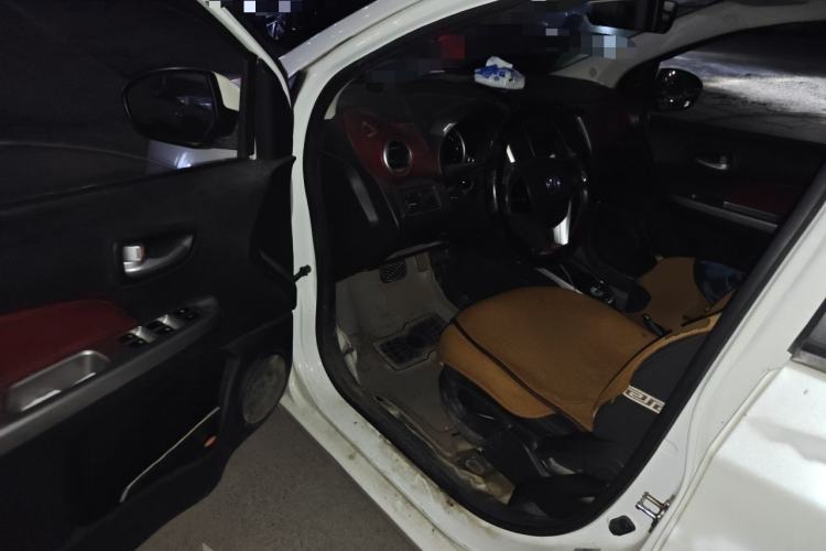 Used CHANGAN Benni 2015 1.4L IMT Sunroof Version China IV Standard Driver Seat