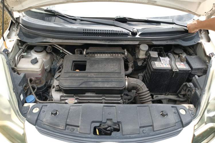Used CHANGAN Benni 2015 1.4L IMT Prestige Model China V Standard Engine Bay