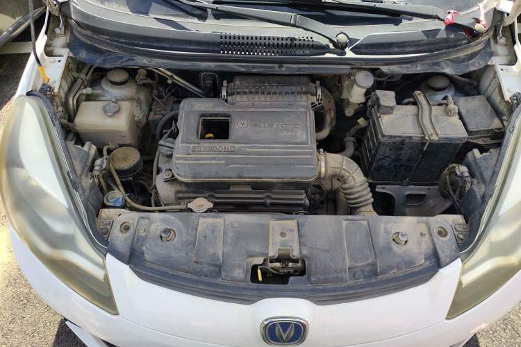 Used CHANGAN Benni 2015 1.4L Manual Luxury Model China V Standard Engine Bay