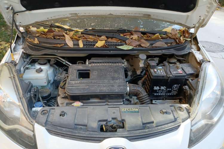 Used CHANGAN Benni 2015 1.4L Manual Sunroof Version China V Standard Engine Bay