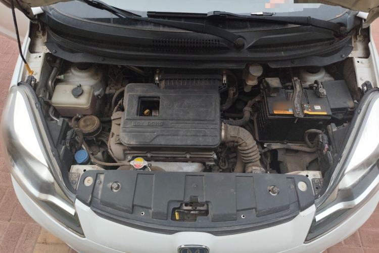 Used CHANGAN Benni 2015 1.4L IMT Sunroof Version China V Standard Engine Bay