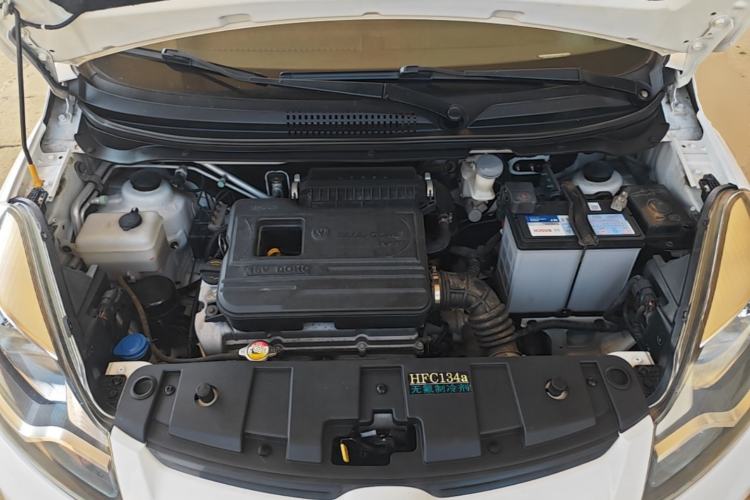 Used CHANGAN Benni 2015 1.4L IMT Prestige Model China V Standard Engine Bay