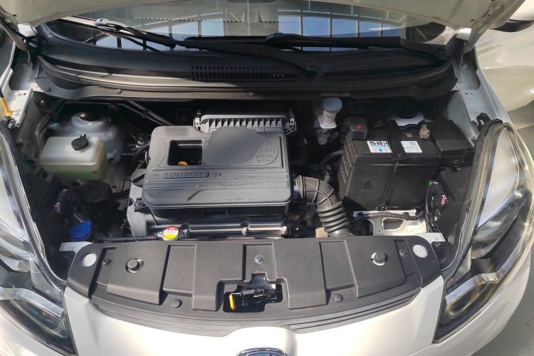 Used CHANGAN Benni 2015 1.4L IMT Luxury Model China V Standard Engine Bay