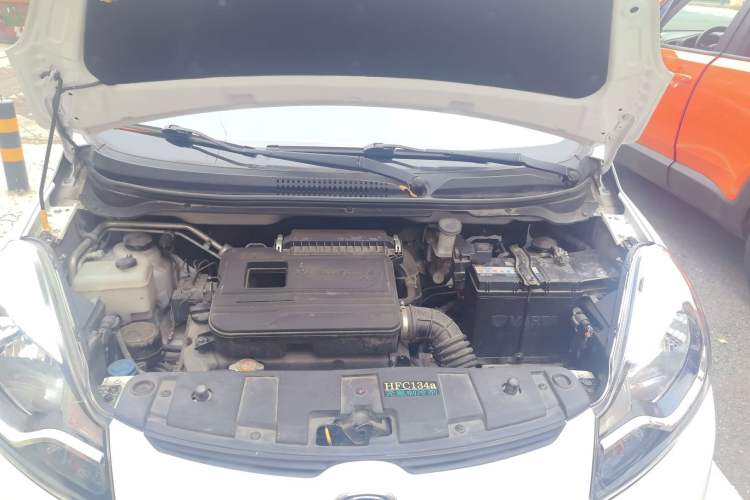 Used CHANGAN Benni 2015 1.4L IMT Sunroof Version China V Standard Engine Bay