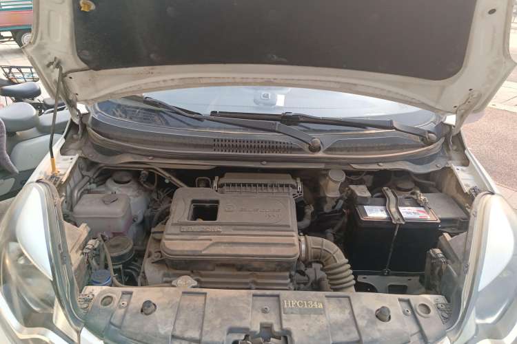 Used CHANGAN Benni 2015 1.4L Manual Luxury Model China V Standard Engine Bay