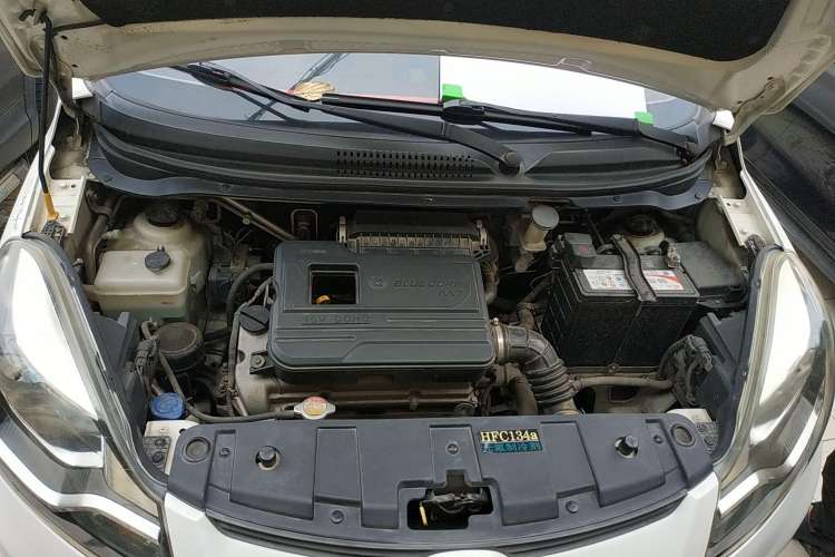 Used CHANGAN Benni 2015 1.4L IMT Luxury Model China V Standard Engine Bay